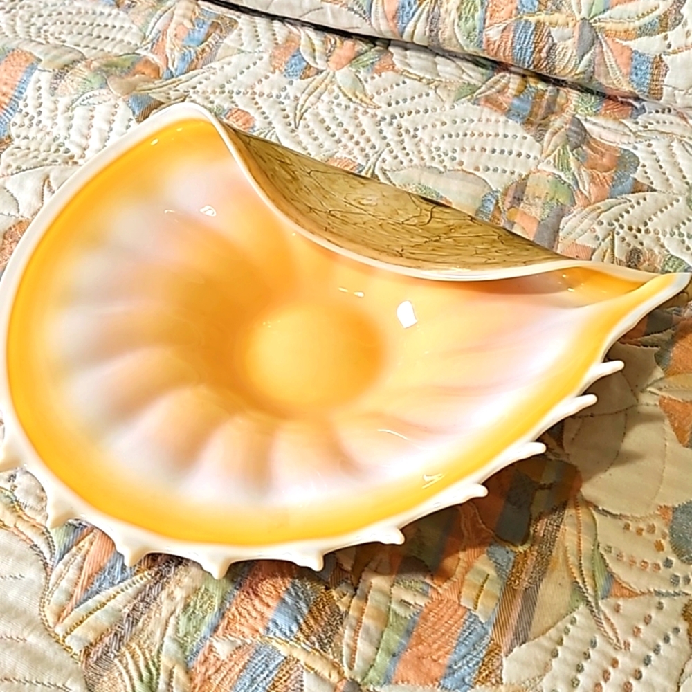 Vintage Krosno Jozefina art glass conch shell centerpiece bowl handblown. Poland